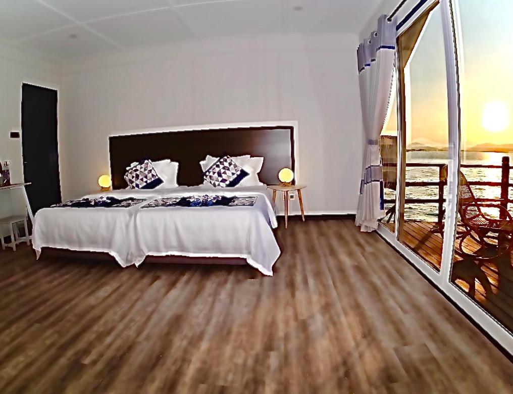 Shun Shun Water Bungalows Hotel Semporna Esterno foto