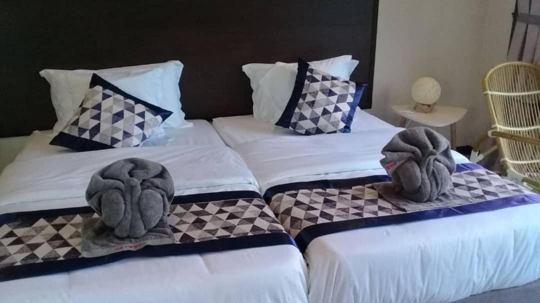 Shun Shun Water Bungalows Hotel Semporna Esterno foto